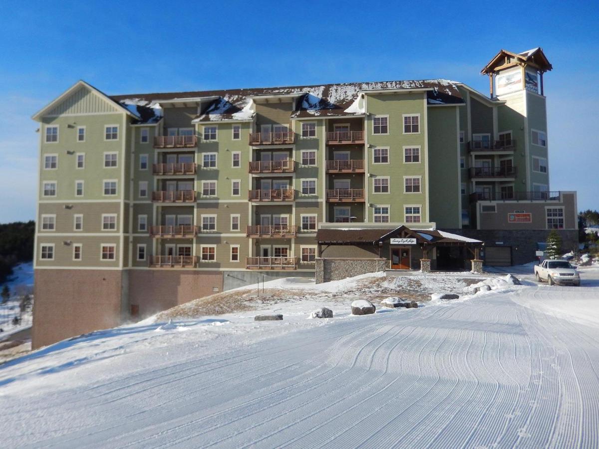 Popular attractions Area Nearby Property